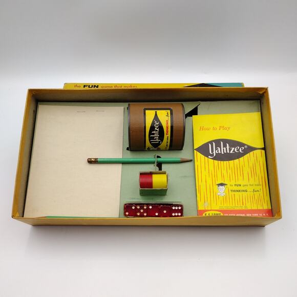 Vintage 1961 Yahtzee Game Complete Without Score Sheets - Picture 4 of 4